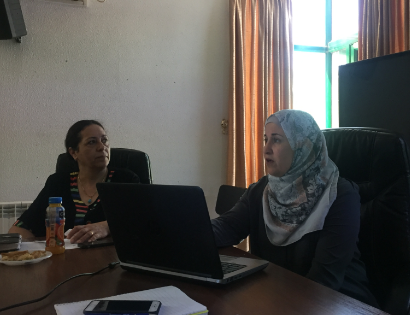 جمعية تنمية المرأة الريفية تعقد ورشة لمناقشة دراسة تقييم الفجوة في اتخاذ القرار في سلسلة القيمة لقطاع العنب.